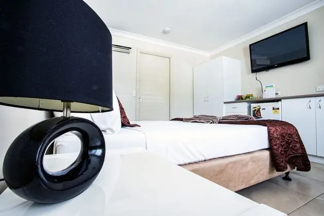 Standard Oda (Queen size motel suite)