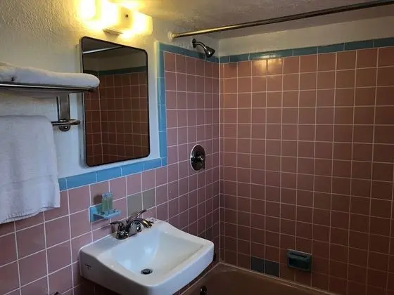 Basic Büyük Yataklı Tek Kişilik Oda, 2 Çift Kişilik Yatak