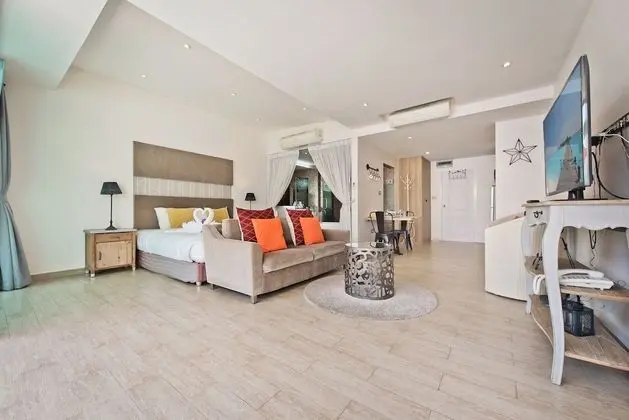 Grand Villa, 1 Yatak Odası, Kişiye Özel Havuzlu, Havuz Manzaralı