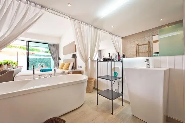 Grand Villa, 1 Yatak Odası, Kişiye Özel Havuzlu, Havuz Manzaralı