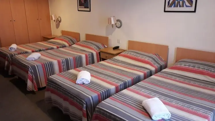 Dört Kişilik Oda