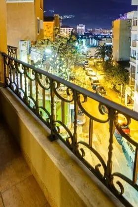 Tek Büyük Yataklı Oda, Balkon