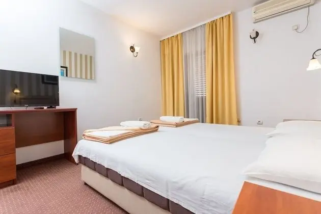 Tek Büyük Yataklı Oda, Balkon