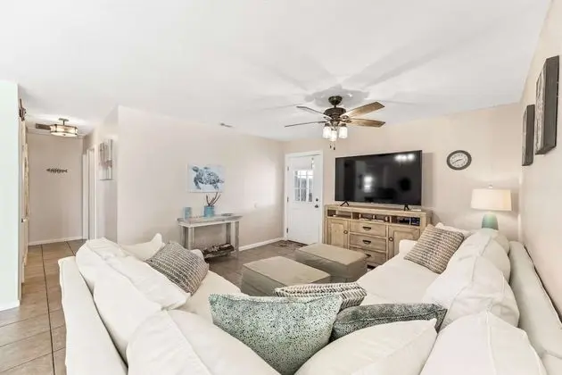 Ev (Gulf Holiday Home - (3/2))