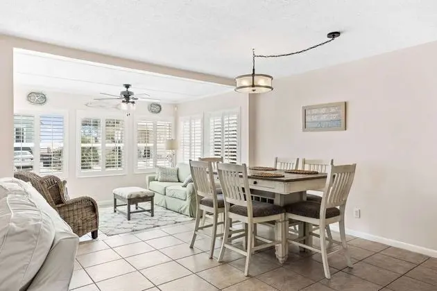 Ev (Gulf Holiday Home - (3/2))