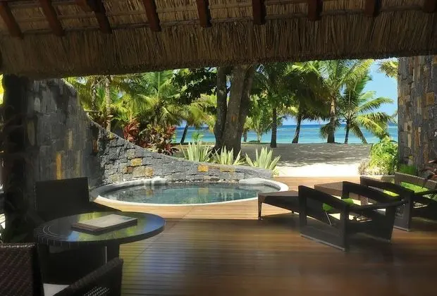 Beachfront Pool Suite