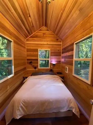Sleeper Cabin 1 - Bald Eagle