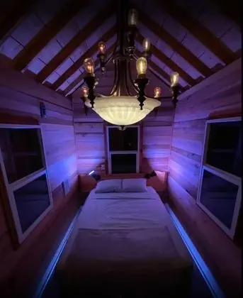 Sleeper Cabin 2 - Chinook Salmon