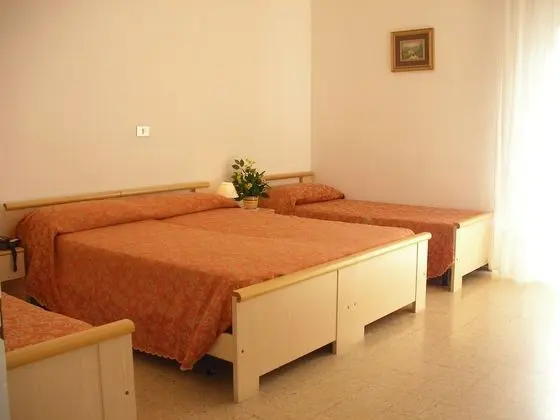 Dört Kişilik Oda (1 beach umbrella, 2 sun beds)