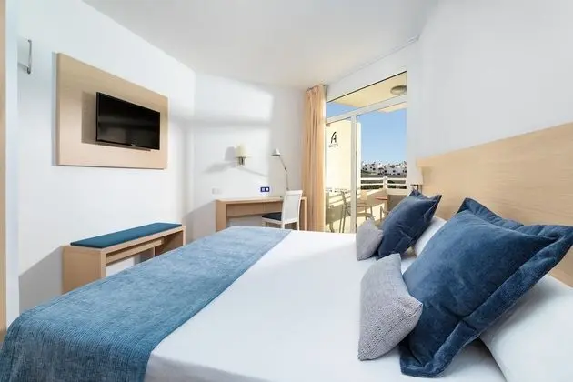 Junior Oda, Balkon