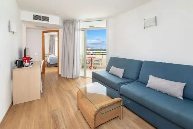 Junior Oda, Balkon