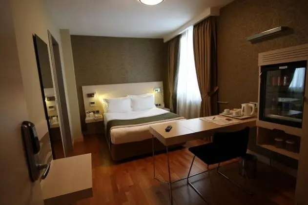 Standart Oda, Şehir Manzaralı, Büyük Yataklı