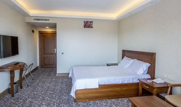 Çatı Katı Oda