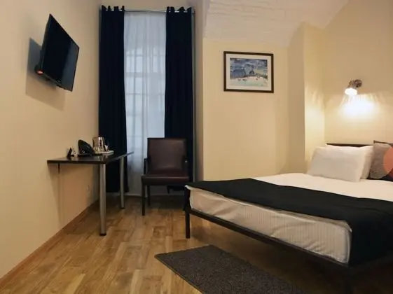 Tek Büyük Yataklı Oda