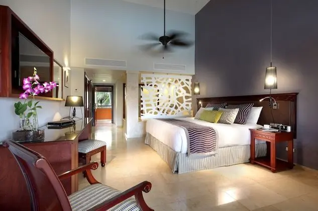 Junior Suite Poolside