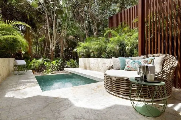 Junior Suite Private Pool Poolside