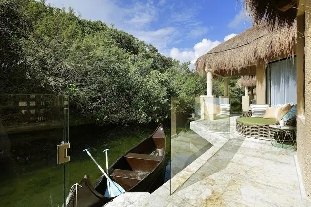 Romance Bungalow Single use by the lake