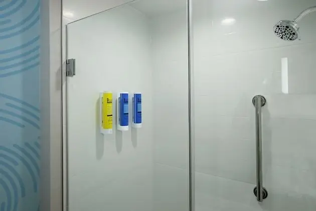 Oda, 2 Büyük (Queen) Boy Yatak, Engellilere Uygun (Hearing)