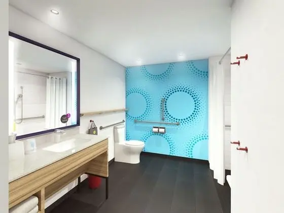 Oda, 1 En Büyük (King) Boy Yatak, Engellilere Uygun (Hearing, Roll-in Shower)