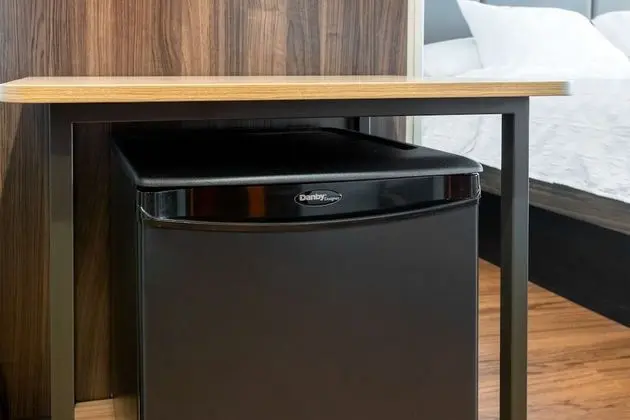 Oda, 2 Büyük (Queen) Boy Yatak