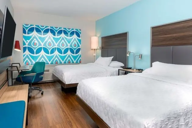 Oda, 2 Büyük (Queen) Boy Yatak