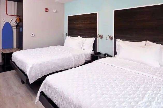 Oda, 2 Büyük (Queen) Boy Yatak, Engellilere Uygun (Hearing)