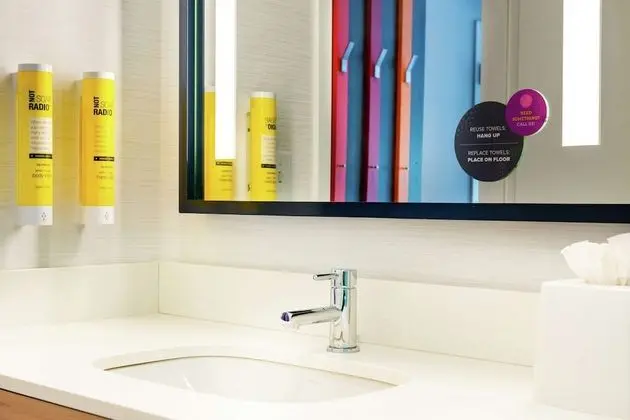 Oda, 2 Büyük (Queen) Boy Yatak, Engellilere Uygun (Hearing)