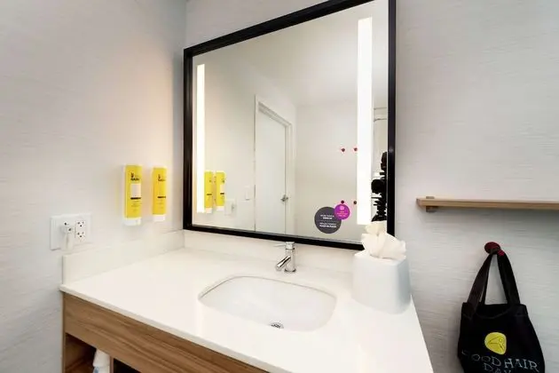 Oda, 2 Büyük (Queen) Boy Yatak, Engellilere Uygun, Küvet