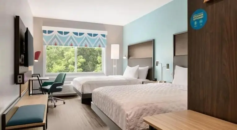 Oda, 2 Büyük (Queen) Boy Yatak