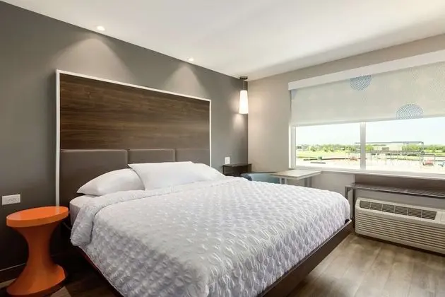 Oda, 1 En Büyük (King) Boy Yatak, Engellilere Uygun, Küvet (Hearing)