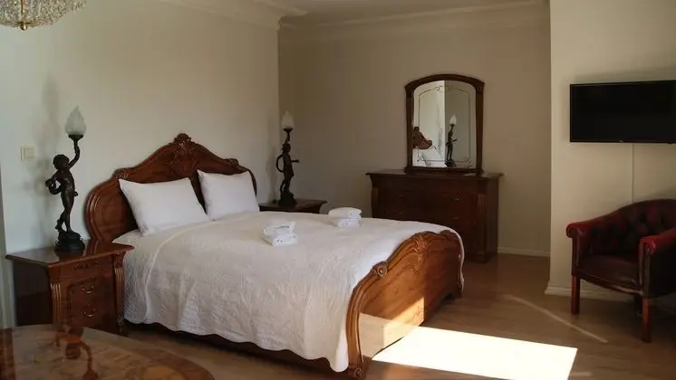 Tek Büyük Yataklı Oda, 1 Çift Kişilik Yatak