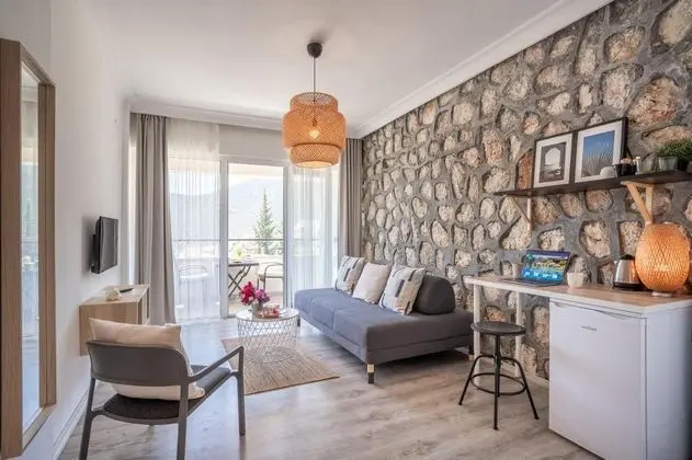 Corner Suite, Kara veya Havuz Manzaralı