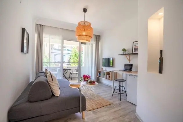 Suite, Kara ve Havuz Manzaralı