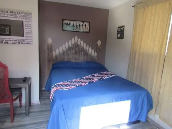 Basic Oda, 1 Büyük (Queen) Boy Yatak