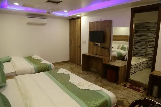 Deluxe Üç Kişilik Oda