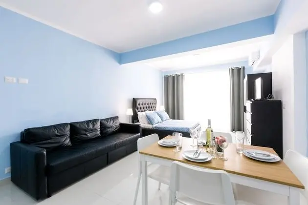 Deluxe Stüdyo, Havuz Kullanımı, Şehir Manzaralı