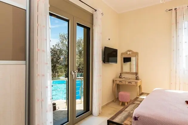 Family Villa, 4 Yatak Odası, Kişiye Özel Havuzlu