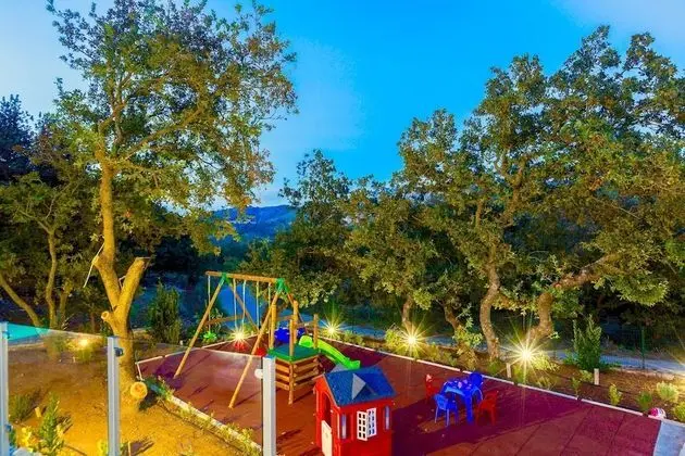 Family Villa, 4 Yatak Odası, Kişiye Özel Havuzlu