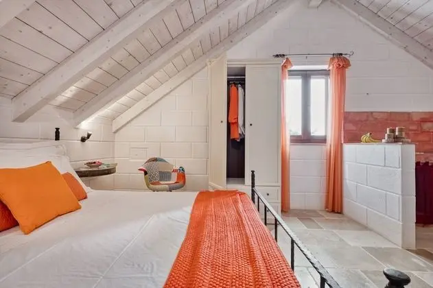 Tek Büyük Yataklı Oda, Havuz Manzaralı (Cummersa Manzoni)