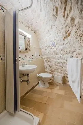 Tek Büyük Yataklı Oda, Havuz Manzaralı (Trullo Pirandello)