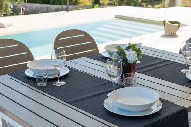 Villa, 2 Yatak Odası (charming villa with pool)