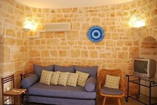 Family Oda (Trullo)