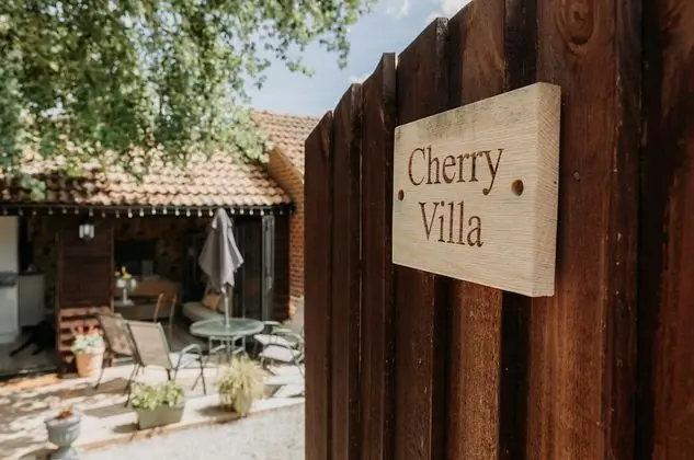 Apart Daire, Özel Banyo (Cherry)