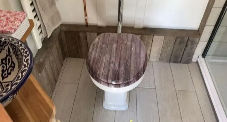 Comfort Kulübe, Özel Banyo (Cherry Pickers)