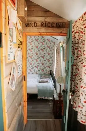 Comfort Kulübe, Özel Banyo (Cherry Pickers)