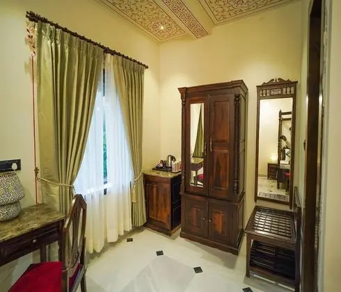 Royal Tek Büyük Yataklı Oda