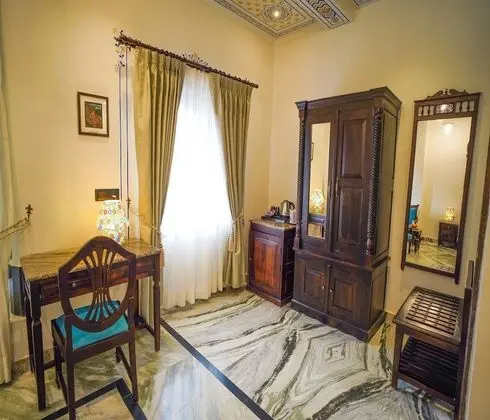 Royal Tek Büyük Yataklı Oda