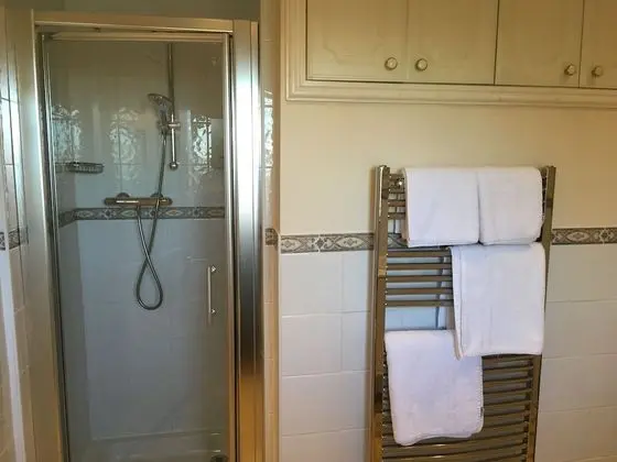 Deluxe Tek Büyük veya İki Ayrı Yataklı Oda (Room 2)