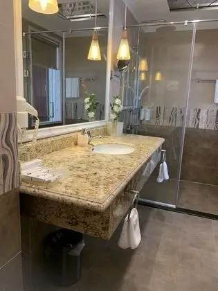 Family Tek Büyük veya İki Ayrı Yataklı Oda