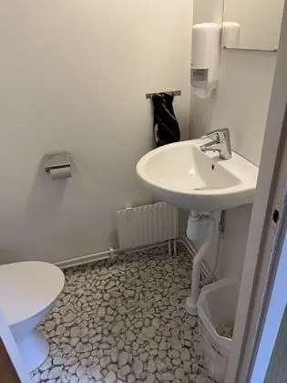 Tek Kişilik Oda, Ortak Banyo